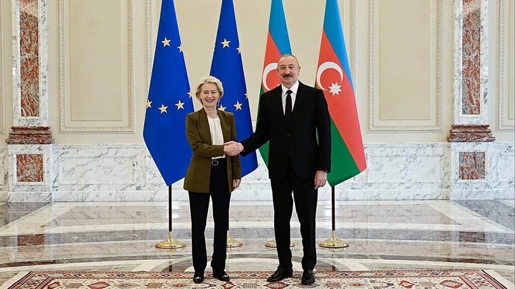 Az EU Dél-Kaukázustól várja a megoldásokat, miközben von der Leyen Aliyev elnökkel tárgyal