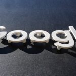 Az EU arra utasítja a Google-t, hogy ossza meg keresési adatait, és nyissa meg az Androidot az AI versenytársai előtt