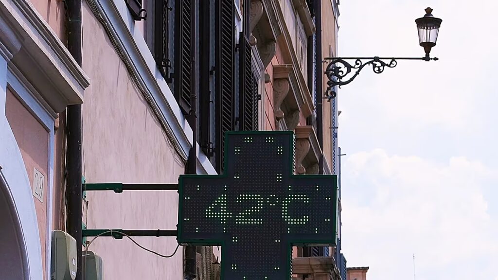 Brüsszel az éghajlat mérséklése felől az alkalmazkodás felé fordul, mivel a hőhullámok sebezhető pontokat tárnak fel